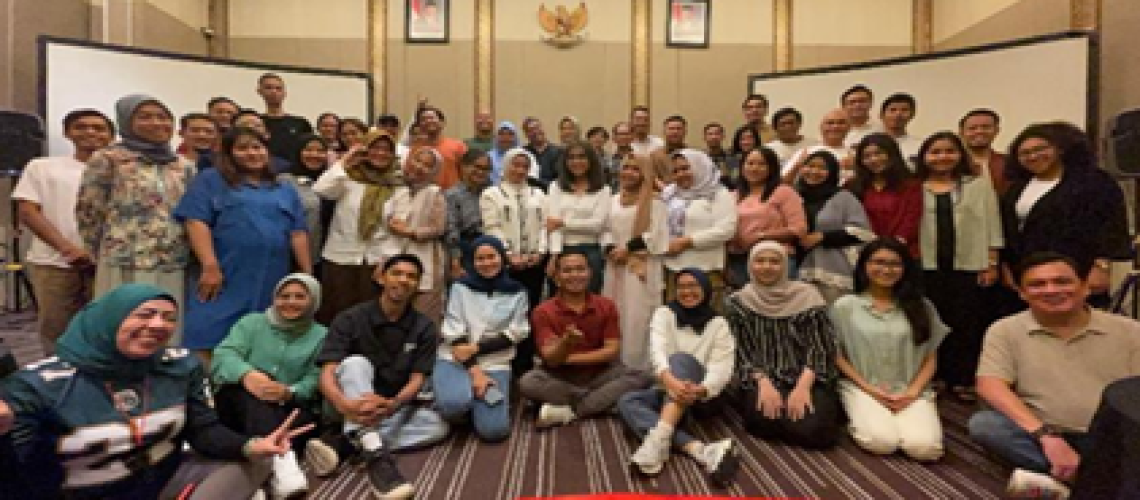 Training M & E